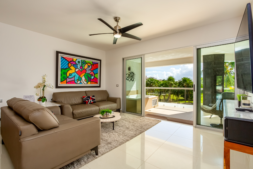 Mareazul Ocean Front community